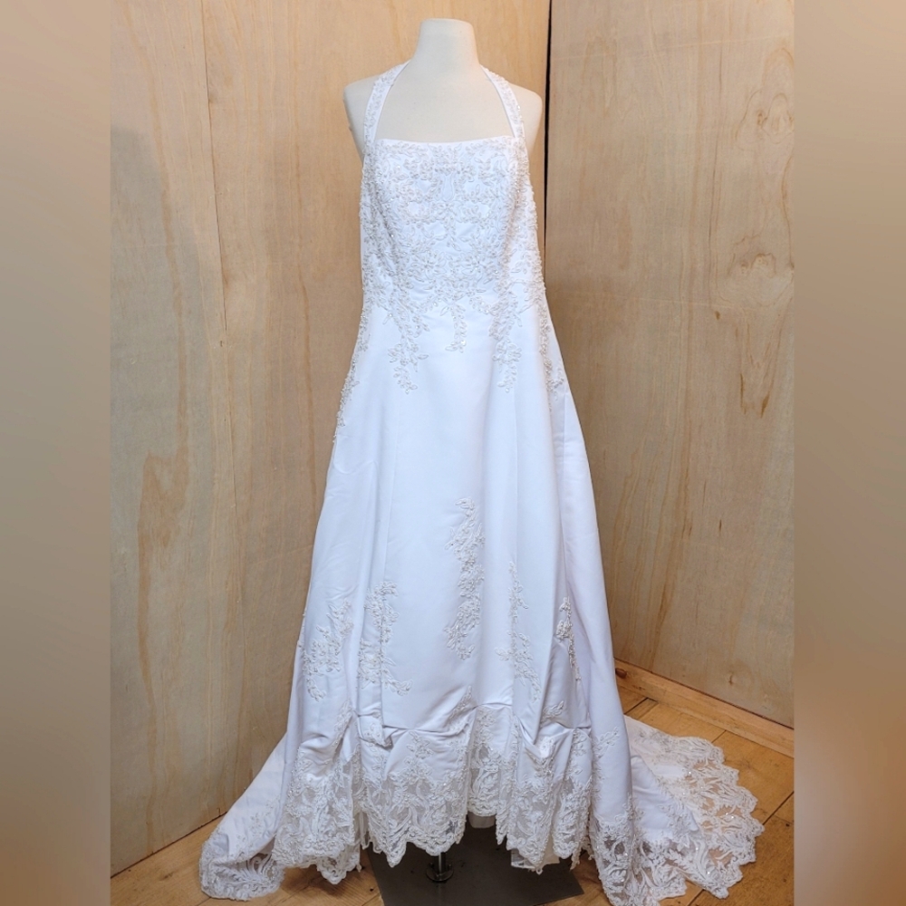 Summer Wedding Dress Halter Style Lace Train Beaded